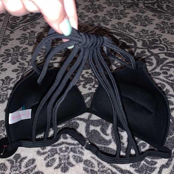 🏖️🌴 Black XL bikini top with unique style NWT - Picture 2 of 5